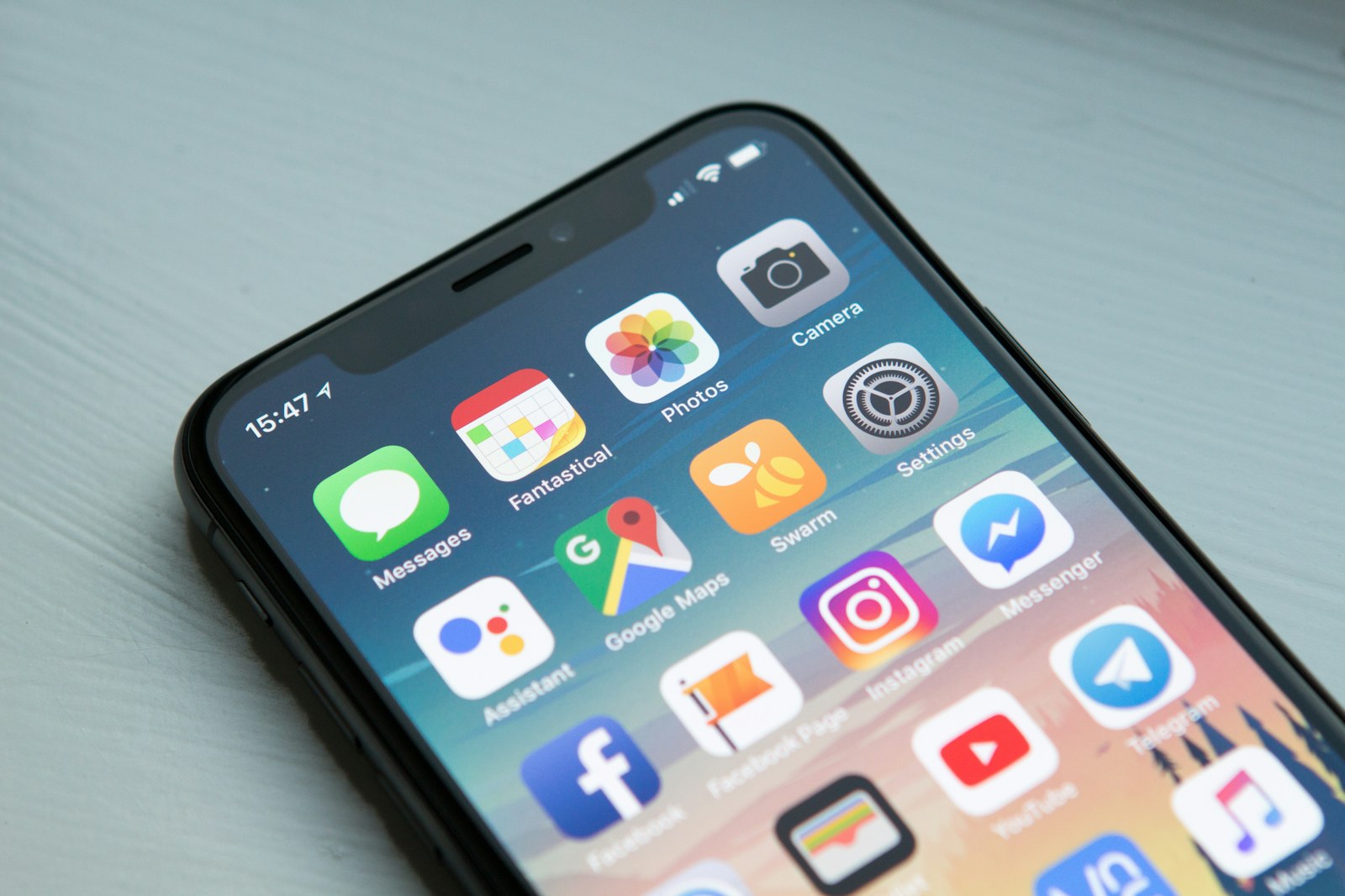A real-life phones scene that supports how to build a low-distraction phone setup for workdays