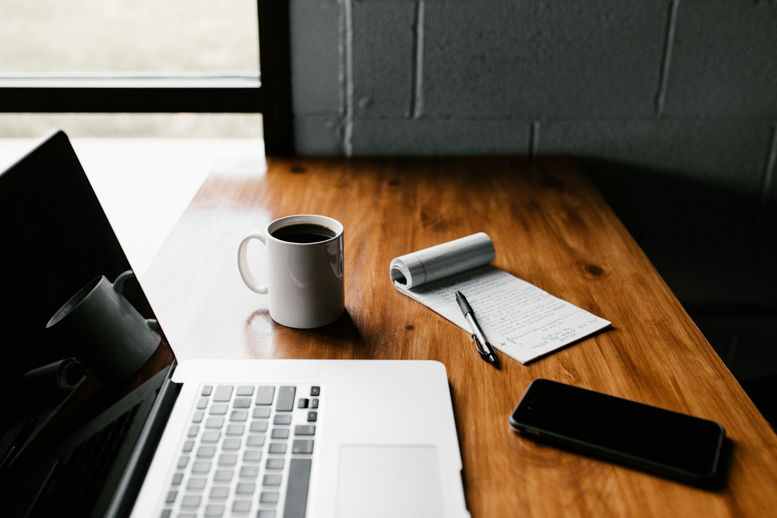 A real-life computing scene that supports the desk setup changes that make long screen days easier